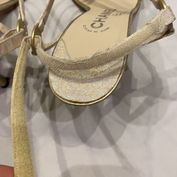 Chanel gold and white shoes size 7. 4” heels. Logo With adjustable strap in back - Picture 7 of 8